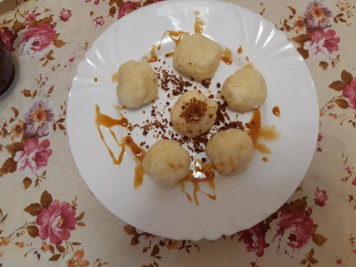 فندق Gostynna Rodyna إزكي المظهر الخارجي الصورة